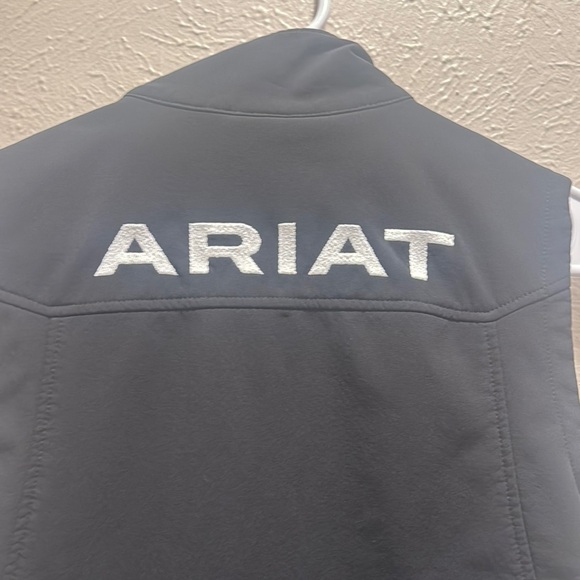 Ariat Boys Black Vest - Picture 4 of 4